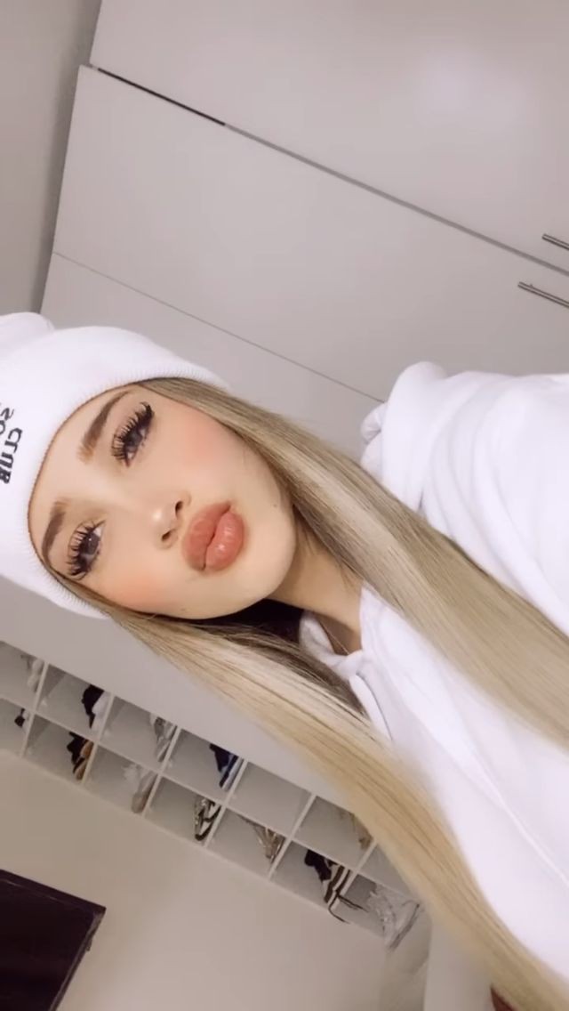 cuteferv's tweet photo. Volví a tw solo para desearle feliz cumpleaños a mi niña preciosa, diosmio como la amo, lit ella me ayudó en muchas cosas, ella creció conmigo, estoy muy orgullosa de esta niña que ahora es toda una mujer. Ella es mi lugar feliz, sin ella que sería de mi (+) https://t.co/whlCi2wjc2
