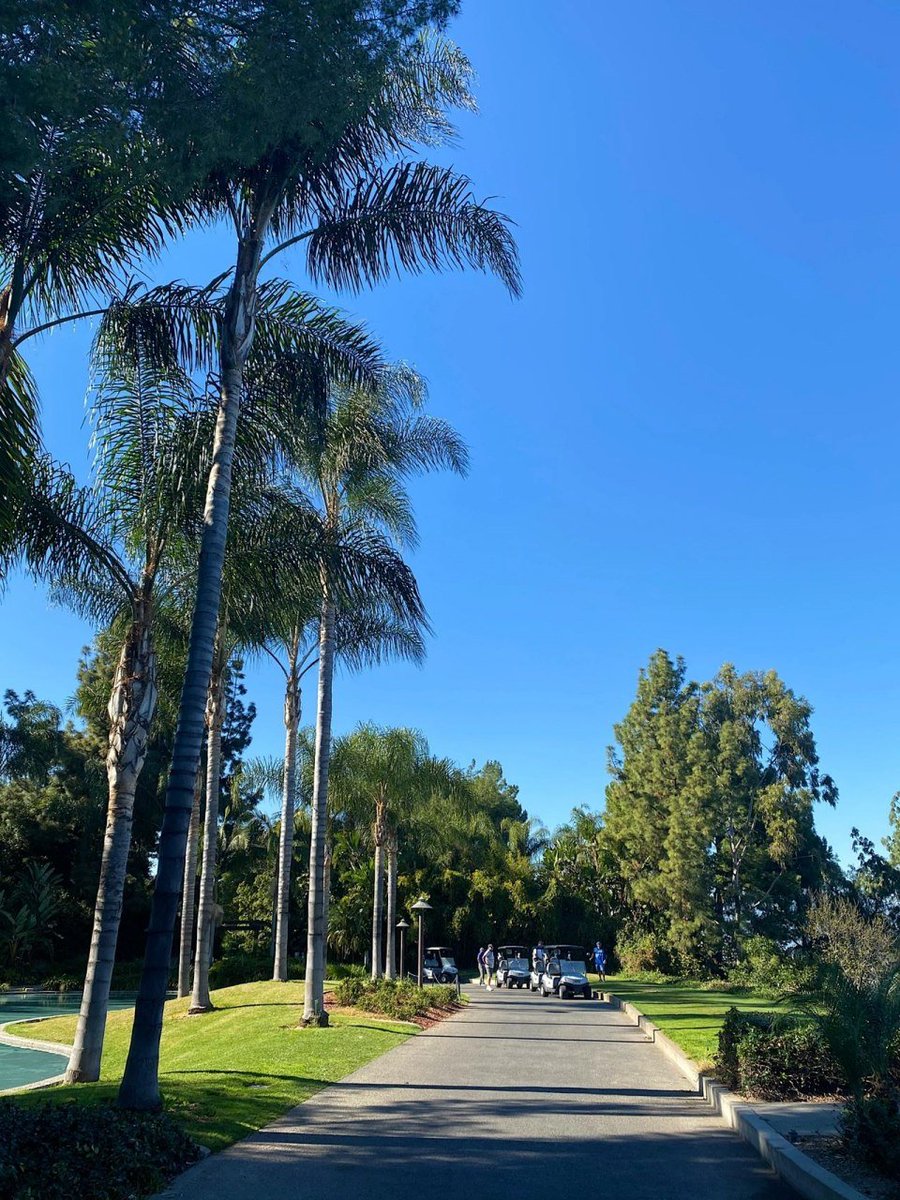 omardelrap's tweet photo. Record the golf course of Asia Pacific Palms Resort Hotel, about 20 minutes drive from downtown Los Angeles on industry hill. The hotel has two 18-hole golf courses and a driving range. This is one of them, the morning sun is just right, because it is on the mountain, overlooking https://t.co/rxQTRGSaLi