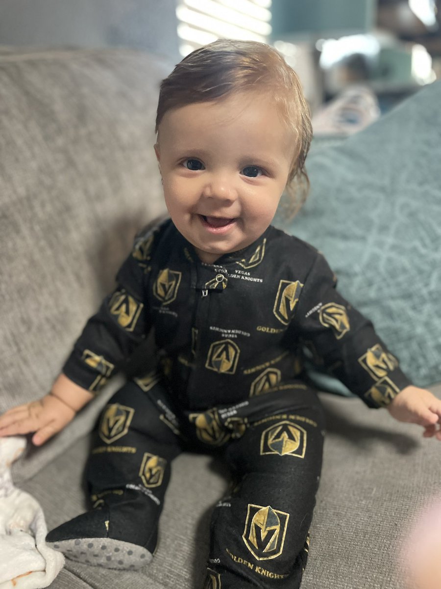 SVargo2's tweet photo. LJ ready for game 5! ⚔️💛🖤#thegoldenage #VegasBorn #playoffhockey @GoldenKnights https://t.co/4FfJCV0IF0