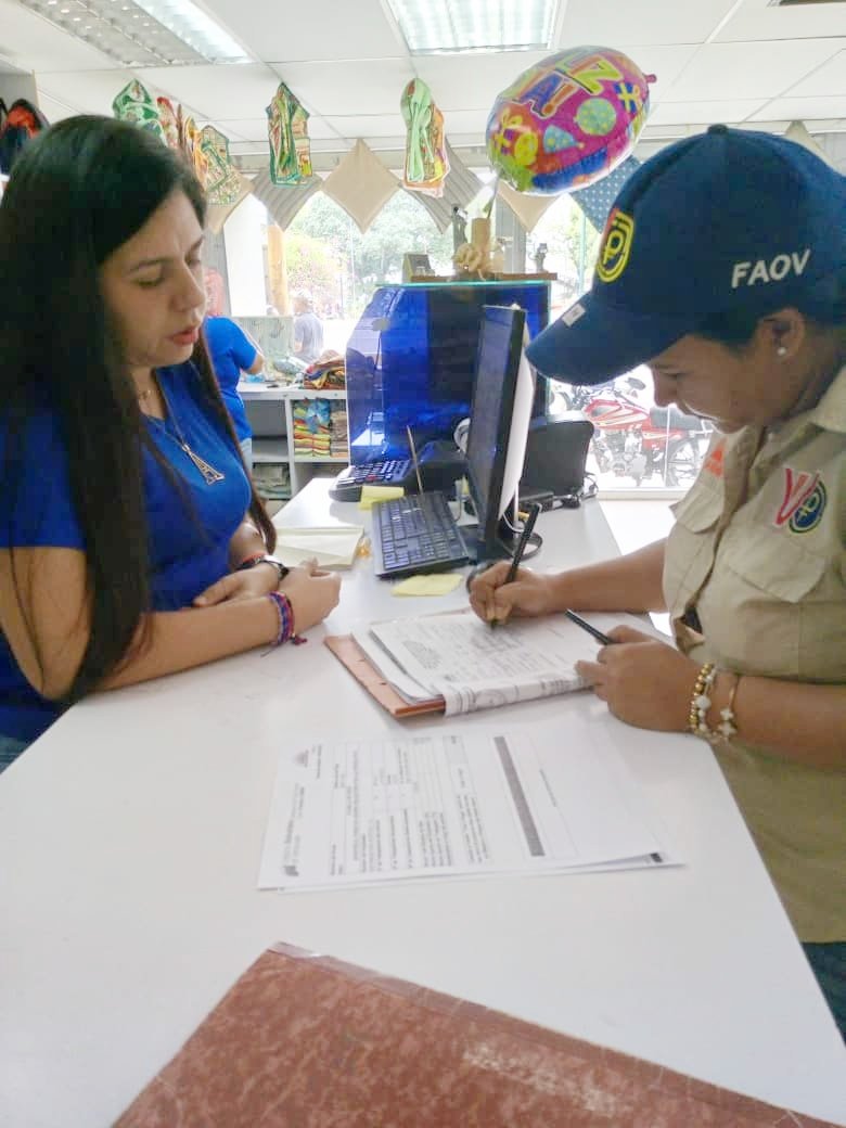 En el marco del 12° Aniversario de la #GMVV, <a href="/Banavihaldia/">BANAVIH</a> realizó Jornada de Fiscalización a 60 locales comerciales ubicados, en el Paseo Libertador, municipio San Fernando. Con la finalidad de verificar los aportes al FAOV

#LevantenElBloqueoYa

<a href="/Minhvi_Oficial/">Hábitat y Vivienda</a> 
<a href="/eduardopiate2/">eduardo piñate</a>