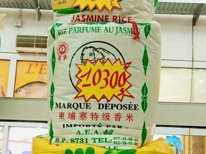 Maxewell's tweet photo. Tout va bien 👀. #Gabon #VieChere https://t.co/3R1DX9TTbF