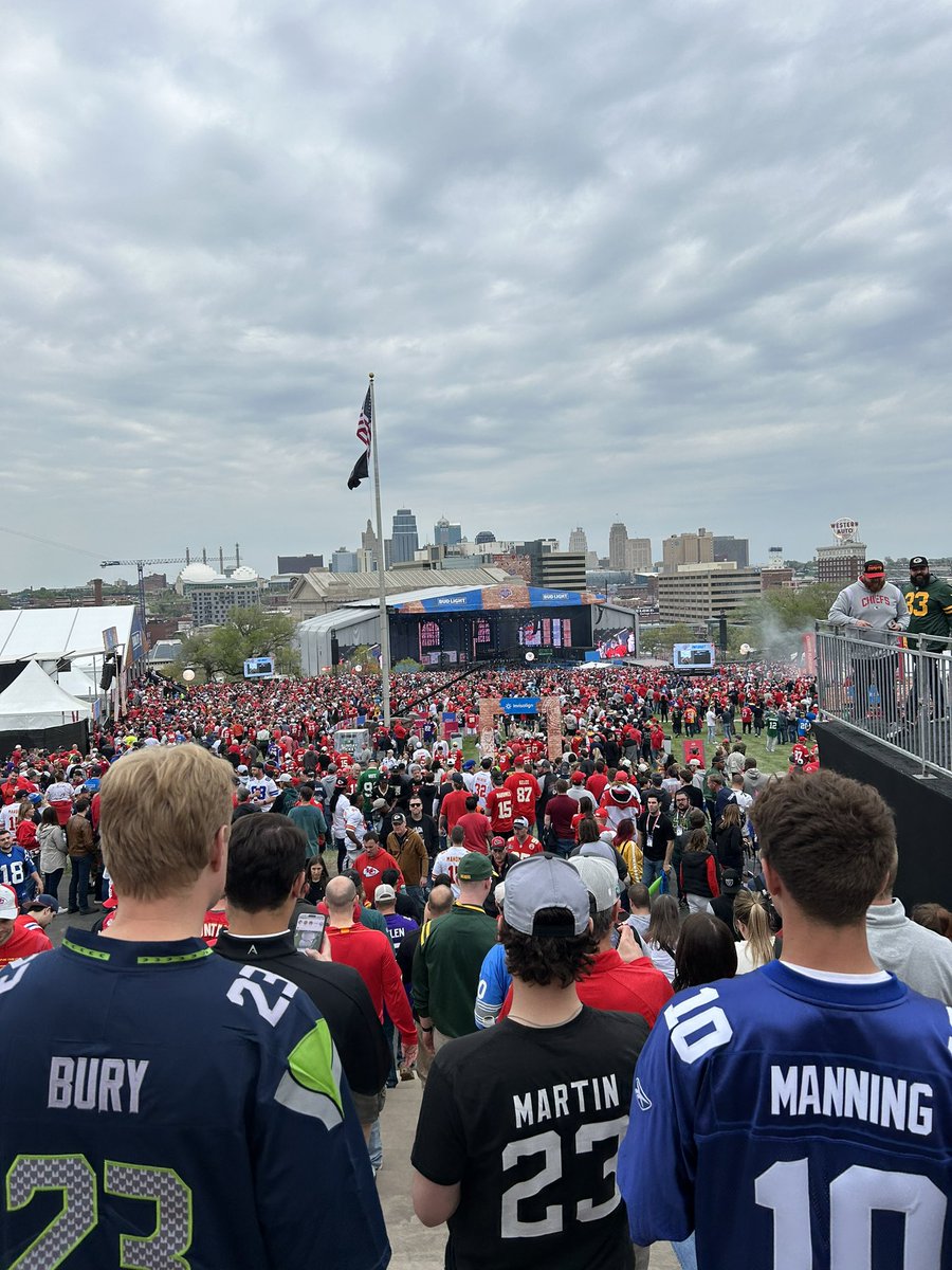 KC Chiefs tweet media
