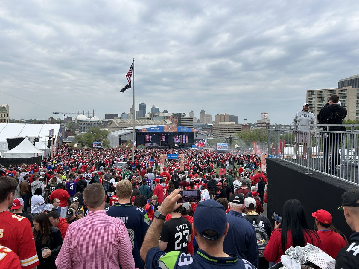 KC Chiefs tweet media