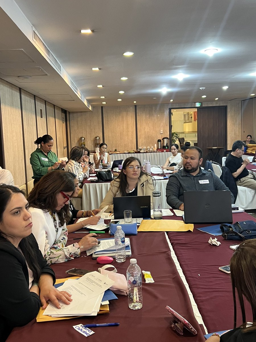 abonvecchioa's tweet photo. Qué orgullo ver como estudiantes de nuestra maestría @SaludPublicaMx @1CINyS se incorporan a las actividades del CENSIA y participan en eventos con discusiones de alto nivel, con importantes implicaciones para la salud pública. @ValAureoles @monicacastillo74 @urielcovaa https://t.co/BGtKnVqIdn