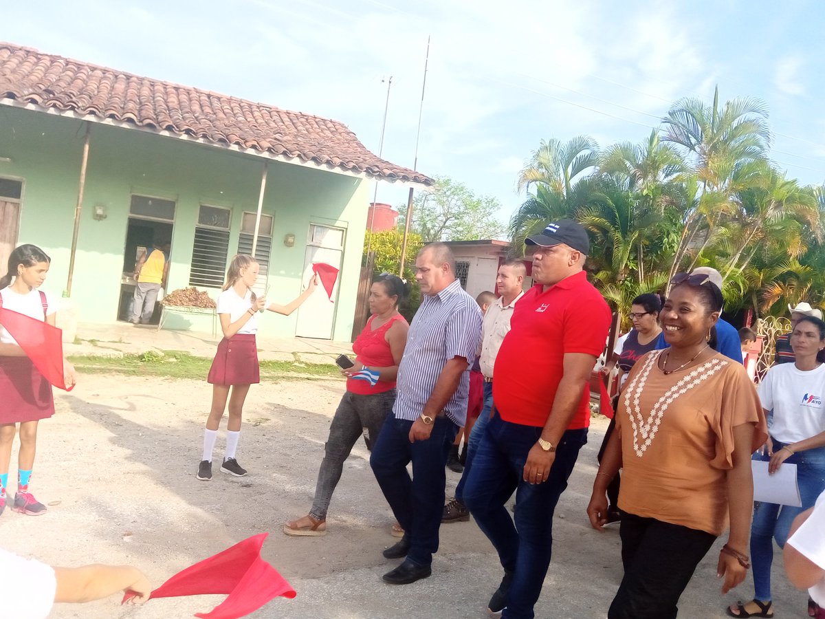 Acto por el Día Internacional de los Trabajadores.  #SanctiSpíritusEnMarcha. #1DeMayo
 <a href="/AidaDiazFernnd1/">Aida Diaz Fernández</a> <a href="/chinea_diaz/">Yadira Diaz Chinea</a> <a href="/DeivyPrezMartn1/">Deivy Pérez Martín</a> <a href="/FrankOsbel/">Frank Cañizares Rodríguez</a> <a href="/MunicipalPp/">Asamblea Municipal PP Sancti Spiritus</a> <a href="/NolbertoGR1968/">Nolberto Gonzalez Rodríguez</a> <a href="/TeresitaRomeroR/">Teresita Romero Rodríguez</a> <a href="/RomelBeltrnPre2/">Romel Beltrán Pérez</a>