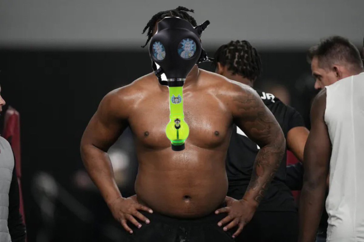 msavage23's tweet photo. @NFL @RapSheet a source close to Jalen Carter camp just sent me this. Big red flag 🚩nfl teams beware of this pot head https://t.co/jxN4Im3qsr