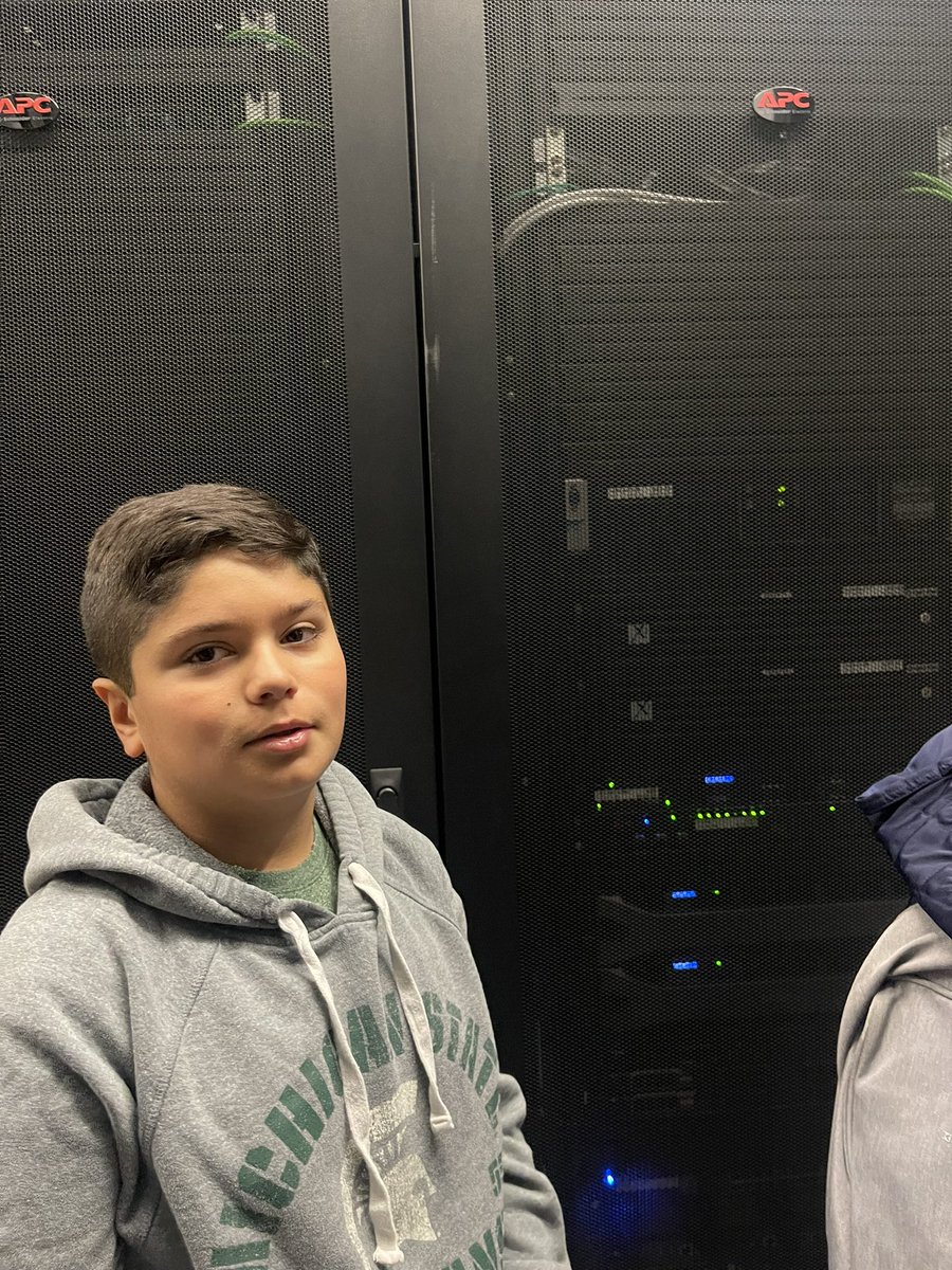 YesimAskin's tweet photo. @TechAtMSU @MSUWLO Great job at data center!! https://t.co/0UYdlIU90o