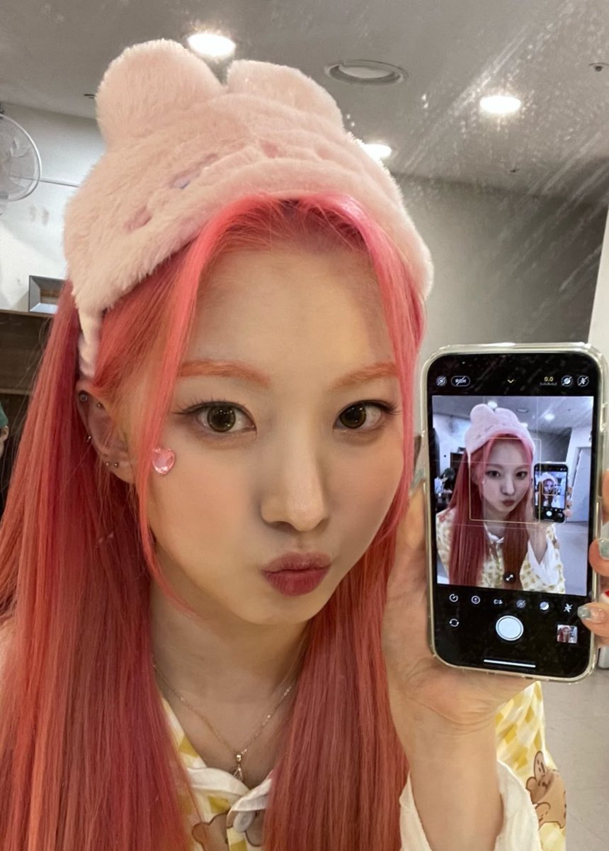 youithk's tweet photo. the cutest bunny in the world :,) https://t.co/1meLOZyHj8