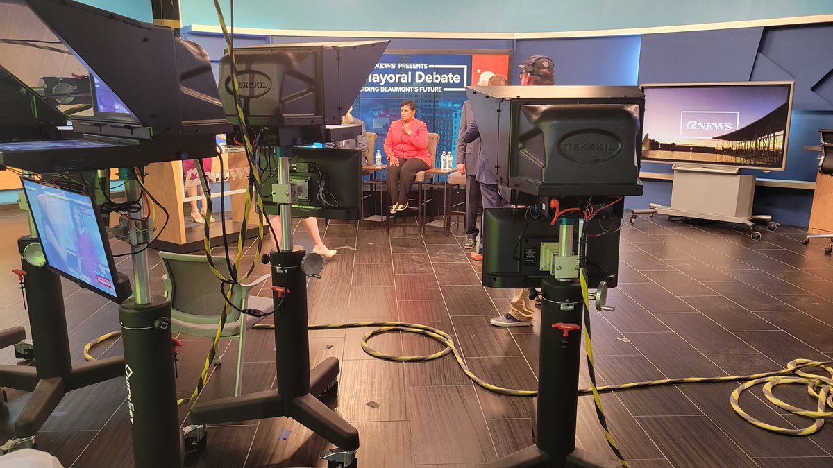 LUTVNews7's tweet photo. @LUTVNews7 #multimediajournalists @Tre_Sanchez11 Sanchez & Taylor Justice are covering @12NewsNow presents "The Mayoral Debate: Deciding #BeaumontTx's Future." @LamarCommDept #LamarUniversity #collegemedia #WeAreLU #SoutheastTexas #Beaumont #tvnewslife #GoldenTriangle #debate https://t.co/Creugw0X50