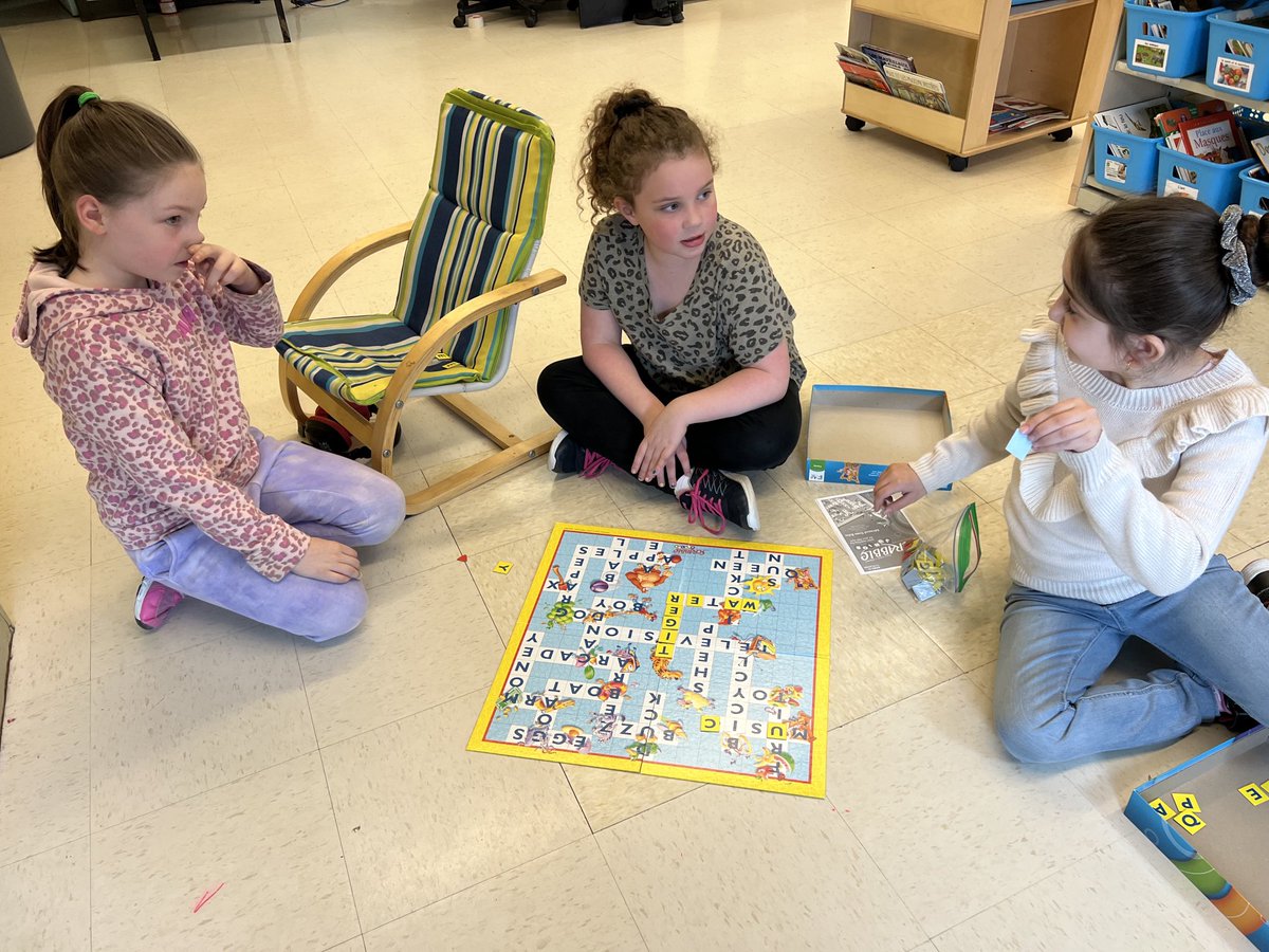 Board game bonanza in makerspace today! ⁦@stpetersprim_mp⁩