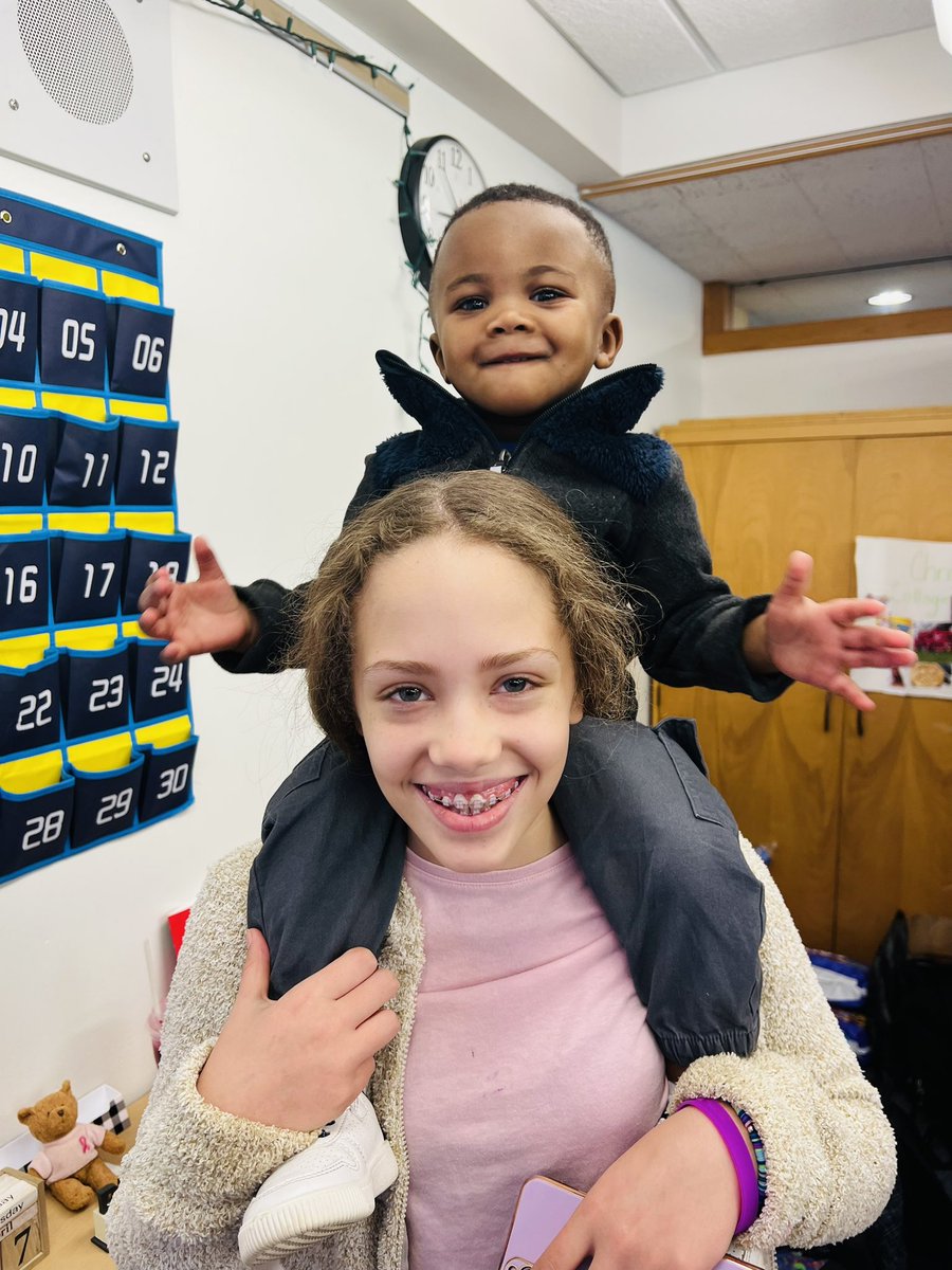 DrBalintfy's tweet photo. #LiverpoolLittles at LHS today. Christopher and Peanut had a great time. Bonus, Maddie and Luca also got to come for #BringYourChildToWorkDay
#WarriorsAtWork #LiverpoolLeads #LiverpoolStudentsAsTeachers #AuthenticLearningExperiences https://t.co/hC10aCFugE