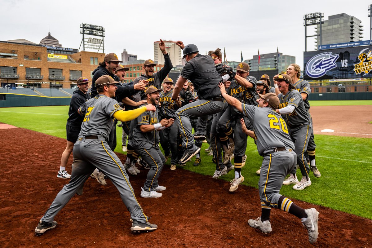 With todays sweep over Capital, we are Regular Season OAC Champs!

#BWBoys | #d3b
