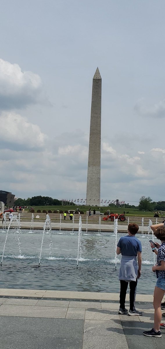 Mrs_Henry_class's tweet photo. Scenes from the DC trip! https://t.co/n1N21vzfPq
