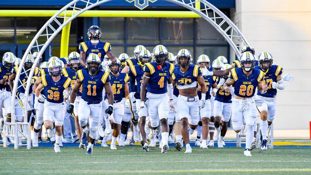 Excited to be on campus tomorrow!!!
Thanks <a href="/_CoachDonald/">Dimitri Donald™</a> <a href="/CoachTwe/">Logan Twehous</a> <a href="/ucobronchofb/">UCO Football</a> <a href="/Levya73/">Levy Adcock</a> <a href="/CoachSmith918/">Danny Smith</a> <a href="/Will_RogersFB/">Will Rogers Football</a> #RecruitRogers