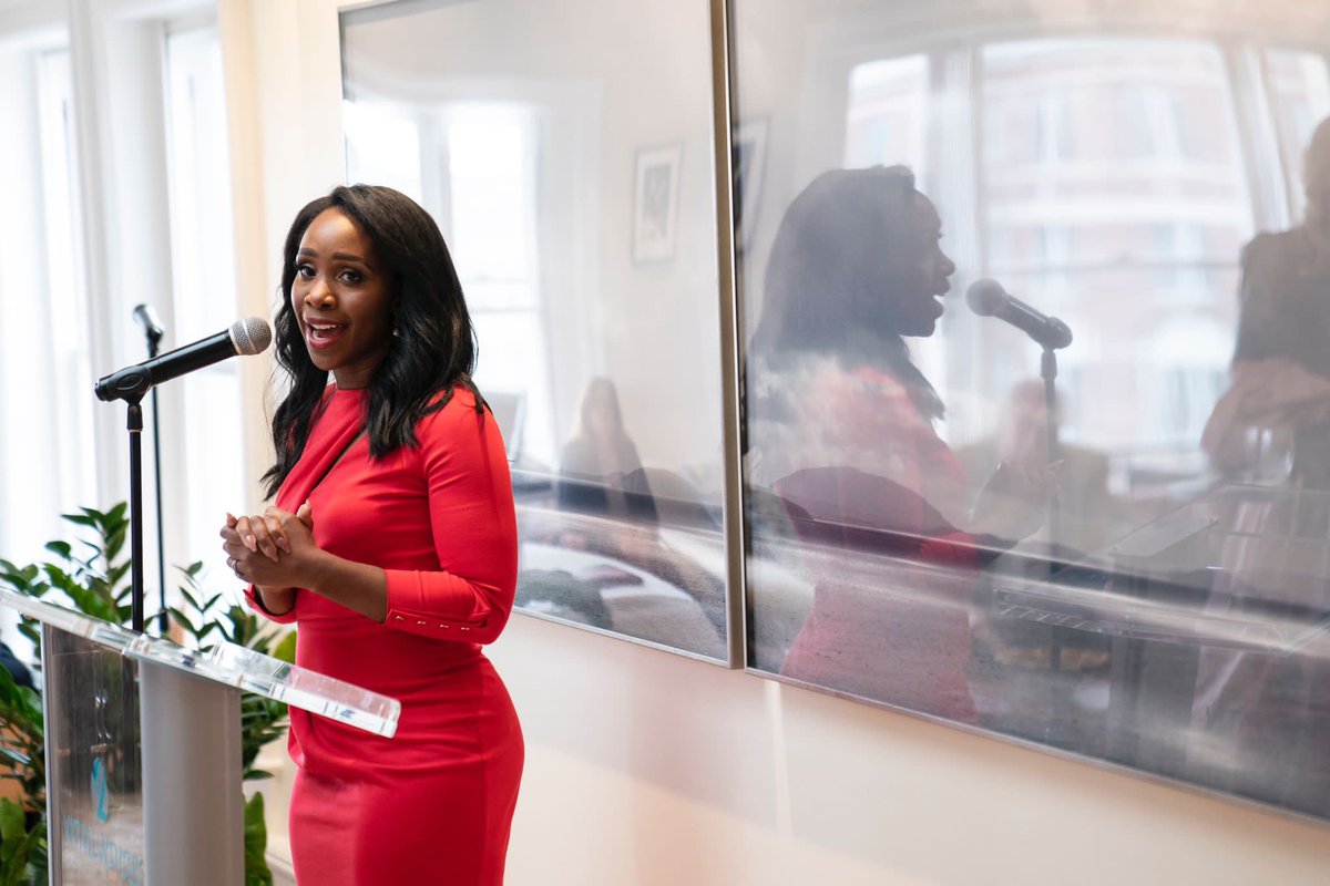 VitalVoices's tweet photo. “That’s why creating spaces like this to recognize the work that women journalists are doing not just here, but all around the world, is critical.” - CNN’s Abby Phillip #iwmf #vitalvoices #truthinstorytelling #womenjournalists #CNN https://t.co/l7ay391ws6