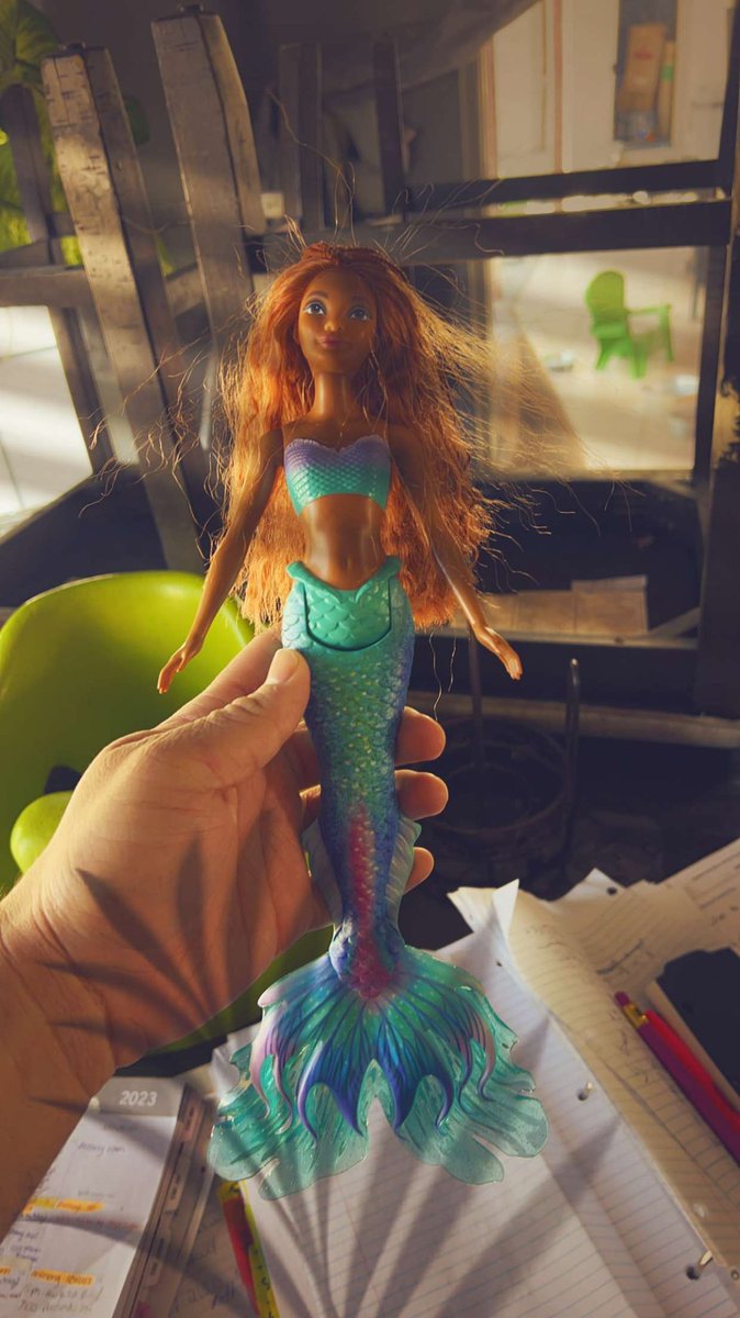 adamjrivera5's tweet photo. Couldn’t even keep it in the box, without my kid already opening it’ lol. @LittleMermaid  thanks @amazon https://t.co/gxlOFzM04P