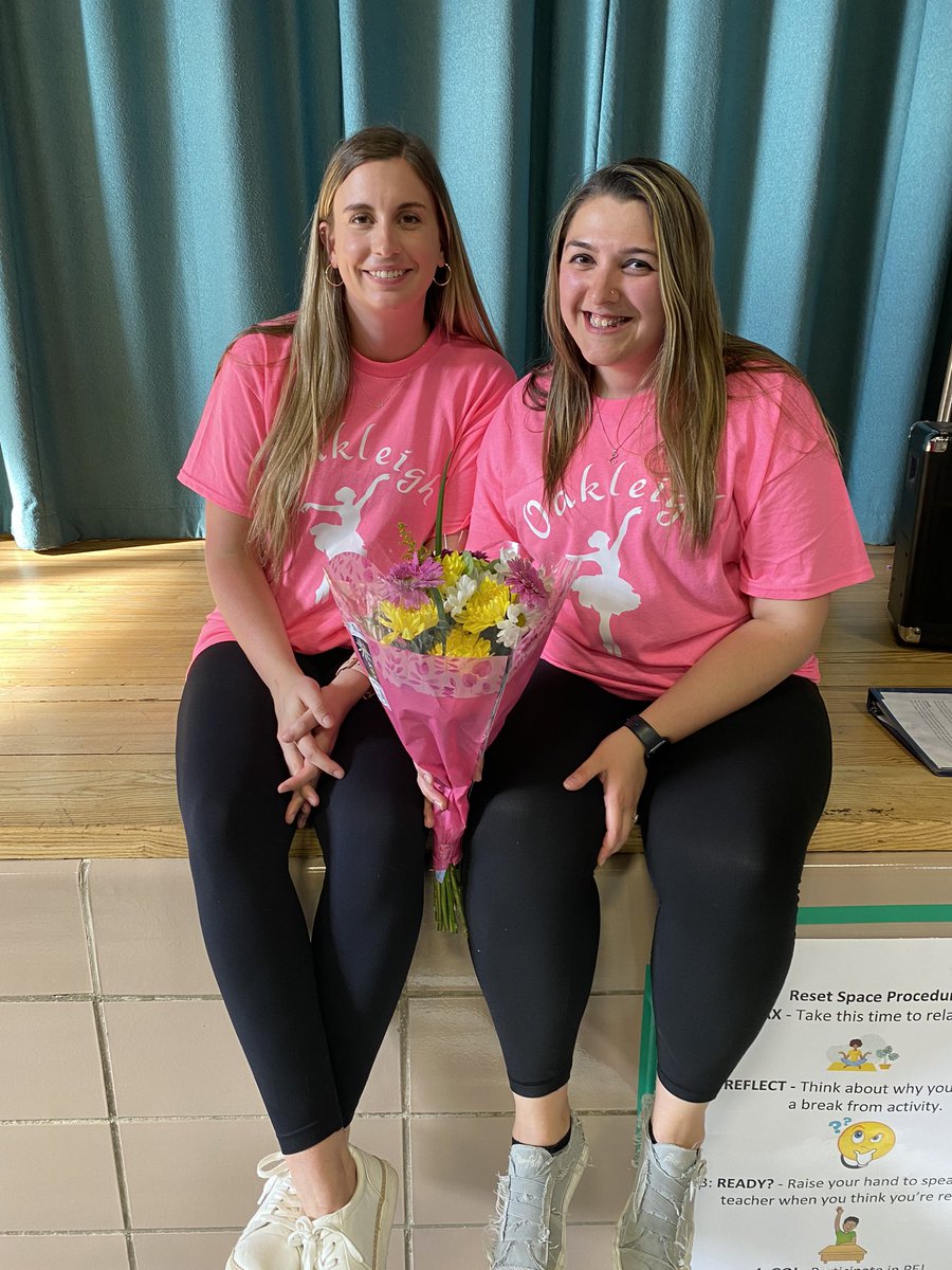 MsMiller_grade2's tweet photo. Oakleigh’s first annual Ballet recital! I am so so proud of all these amazing ballerinas! All your hard work truly paid off on the stage tonight! 🩰😊 Couldnt have done it without the help of @anders_miss https://t.co/2hgjhkslFT