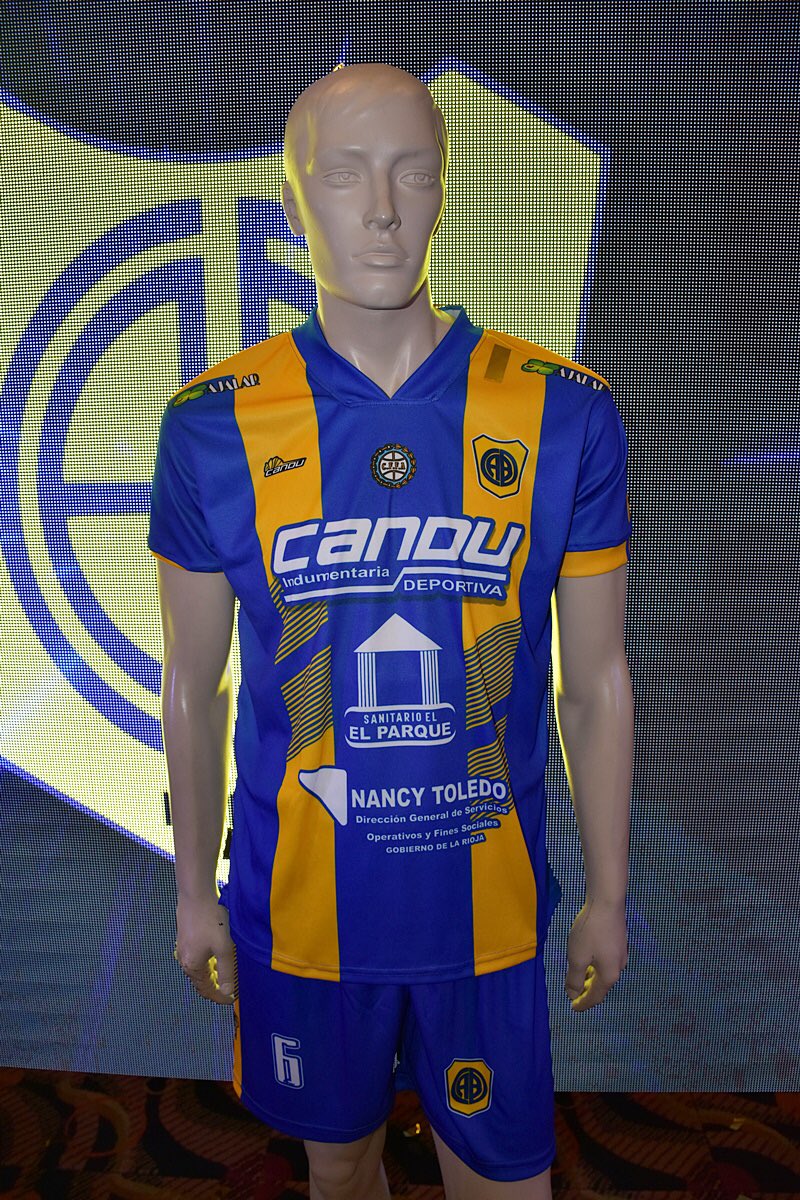 DefdelaBocaLr's tweet photo. ¡Toda la indumentaria del Club Atlético Defensores de la Boca! 😍🟡🔵

Camiseta del Torneo Provincial y el Torneo de la Liga Riojana de Fútbol.

Camperas, buzos, short y chombas de Concentración.

#SiempreDefe 

@canduindumentaria https://t.co/G5d4AzJKR7