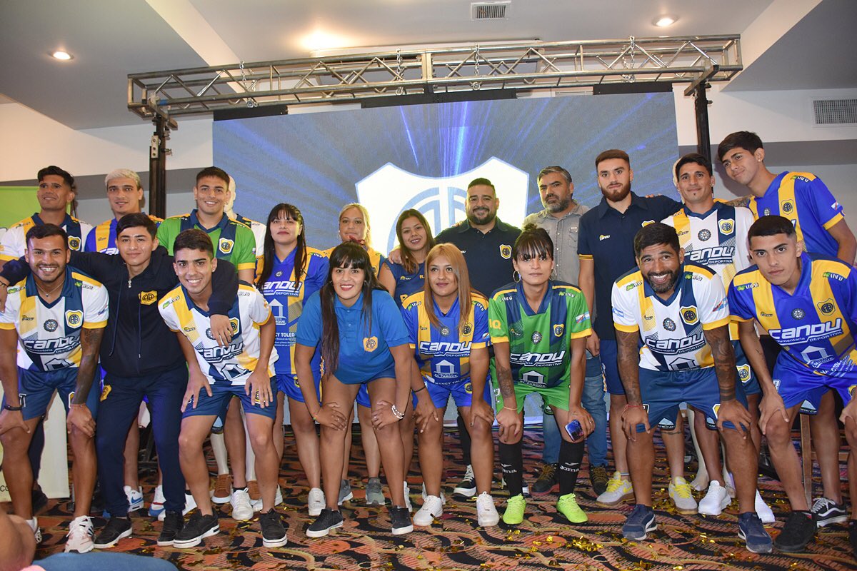 ¡Toda la indumentaria del Club Atlético Defensores de la Boca! 😍🟡🔵

Camiseta del Torneo Provincial y el Torneo de la Liga Riojana de Fútbol.

Camperas, buzos, short y chombas de Concentración.

#SiempreDefe 

@canduindumentaria