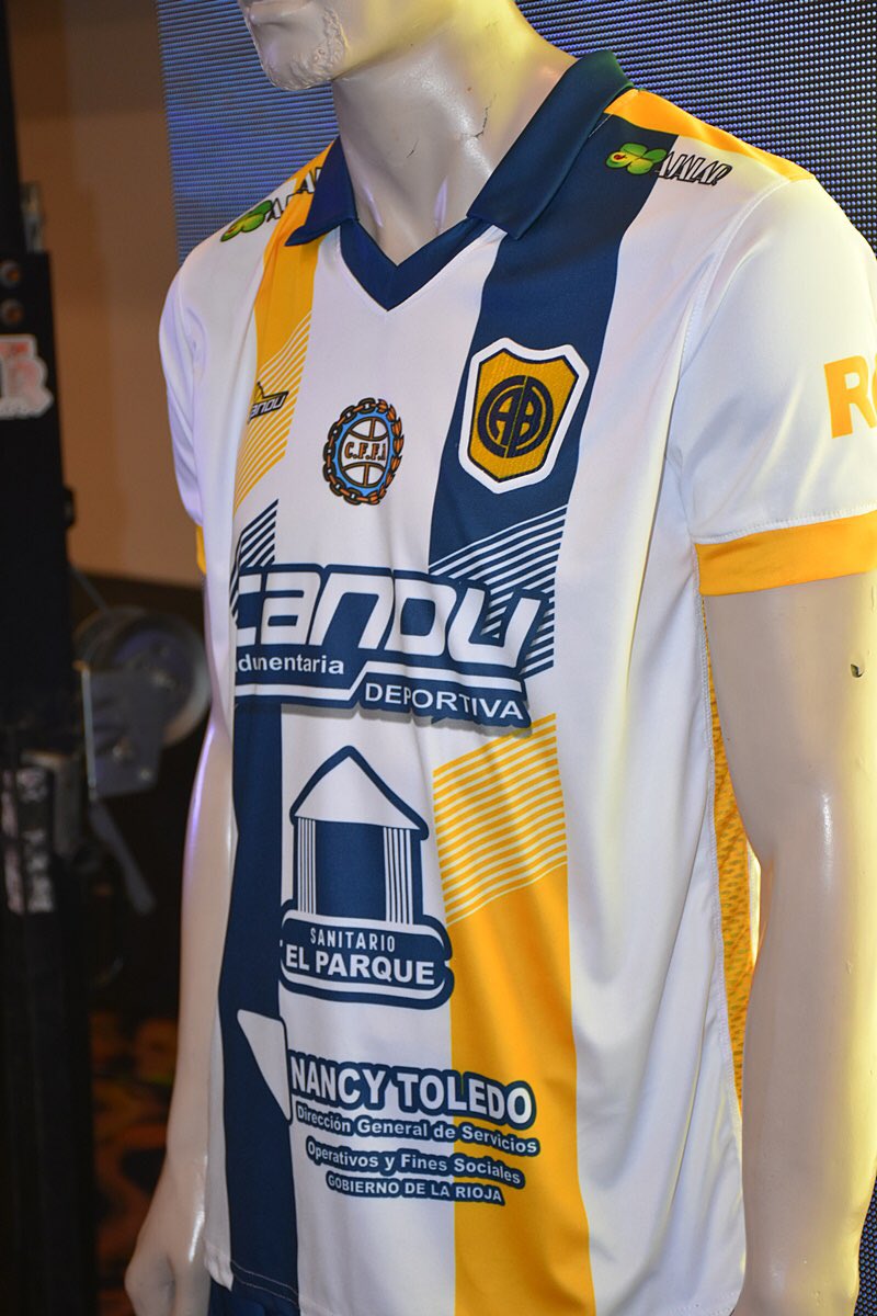DefdelaBocaLr's tweet photo. ¡Toda la indumentaria del Club Atlético Defensores de la Boca! 😍🟡🔵

Camiseta del Torneo Provincial y el Torneo de la Liga Riojana de Fútbol.

Camperas, buzos, short y chombas de Concentración.

#SiempreDefe 

@canduindumentaria https://t.co/G5d4AzJKR7