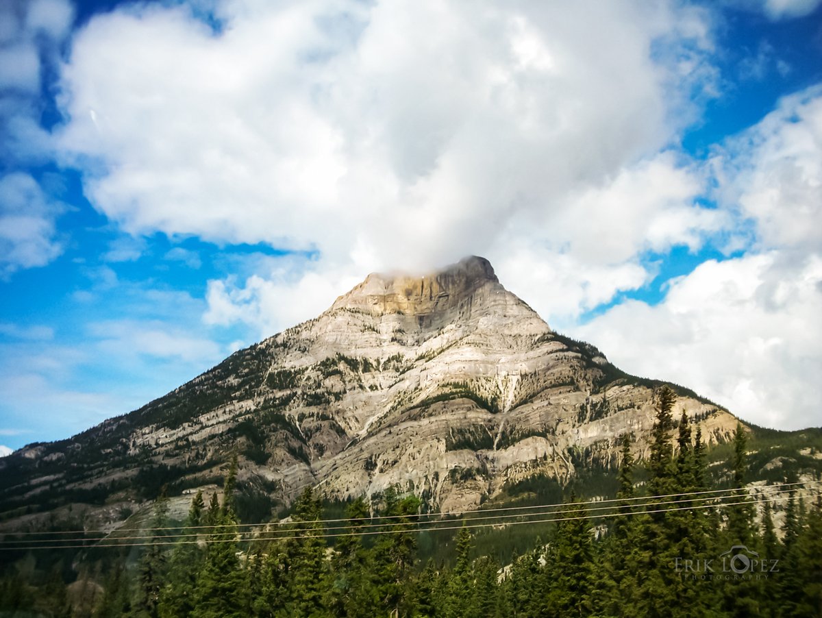 ErikLopezPhoto's tweet photo. Road Trip: From Calgary, Alberta, Canada to Bellevue, WA, USA in less than 12 hours. September 3rd , 2008.

#ErikLopezPhotography #PSILoveYou #Photography #Kodak #KodakPhotography #TravelPhotography  #Canada #Memories #ThrowbackThursday #TBT #RoadTrip #BrokenPromises #Landscape https://t.co/8wF5RV9ej3