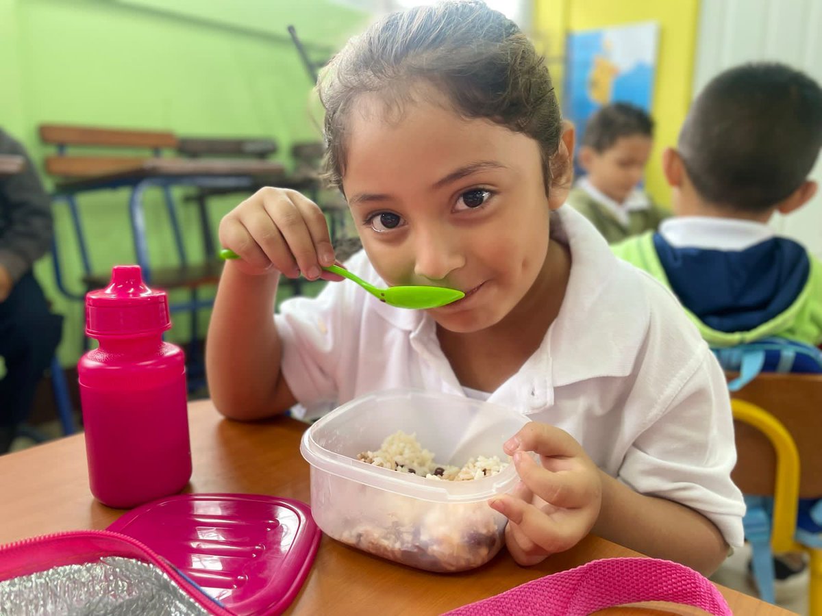 NicaSoberana's tweet photo. La merienda escolar

Derecho a la educación con seguridad alimentaria.
#LaPazNuestraVictoria 
#NicaraguaTriunfa https://t.co/l8E4Oippu8