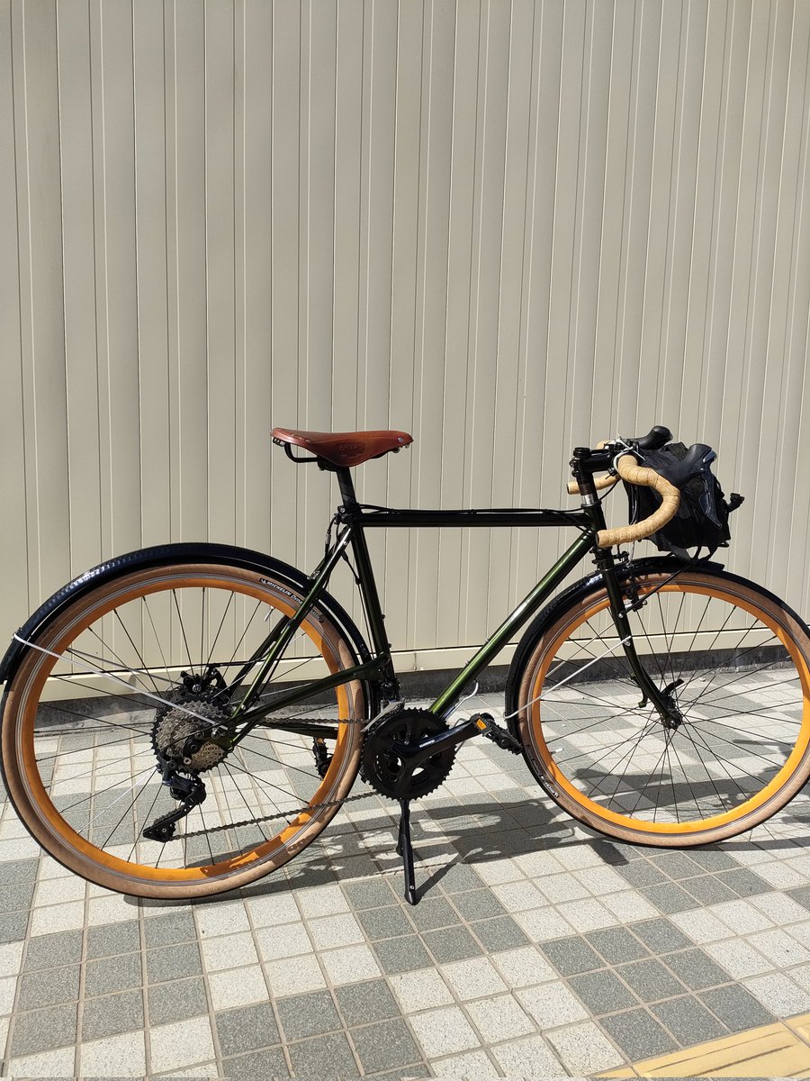 Ryota_cycling's tweet photo. 形態を毎月変化させくる愛車
#CF01
Vブレーキ、ディスクブレーキと使いましたが、リムブレーキは当然リムが汚れるので個人にはもう使わないかな
制動力はあるんだけど、リムも消費するし
この古いリムを使い続けるなら手組みでディスクブレーキにしてよかったと思いました https://t.co/dq5Xl001fb