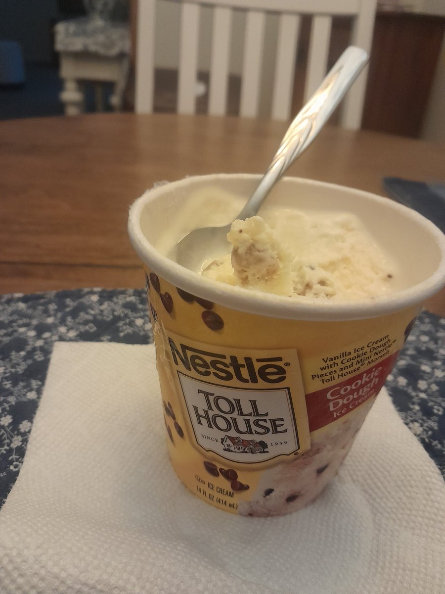 Brammy1982's tweet image. Found at my local @DollarGeneral in Plainville, Connecticut. 2 for $5. #yum #fatboyproblems