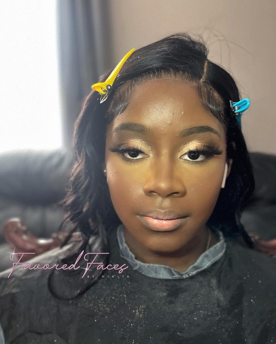 favoredfacess's tweet photo. you know its that season where we book glitter glams FOR a reason! 😍✨ 

𝐆𝐑𝐀𝐃 &amp; 𝐏𝐑𝐎𝐌 𝐒𝐙𝐍 𝐃𝐄𝐀𝐋:
Are you graduating or getting ready for prom?! All glams are $75 for 2023 graduates of all ages &amp; any prom-goers! 

Book: https://t.co/d6haJxb7VL https://t.co/UNHjKmp5kx