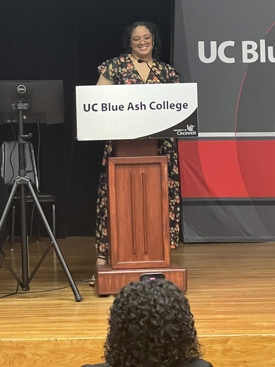 ProfSigler's tweet photo. Our Honors Student of the Year giving her speech! Congrats, Briana! @UCBlueAsh https://t.co/aBocjo86bh