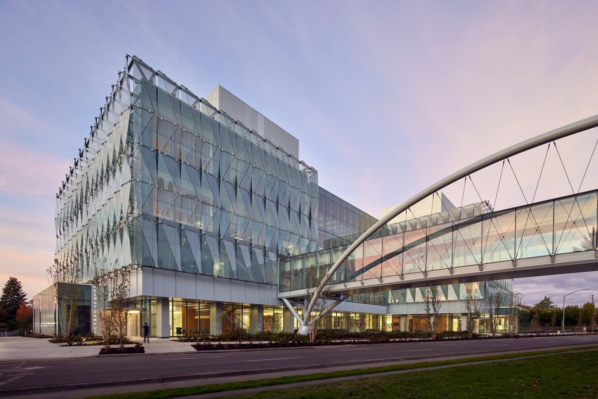 HoffmanCorp's tweet photo. Knight Campus for Accelerating Scientific Impact was designed for a team-based interactive approach to research. Phase 2 will double the campus’ capacity for research. We are partnering w/@UOKnightCampus again to expand the campus next to Phase 1.  #HoffmanBuilds #KnightCampus https://t.co/LI2AANoSow