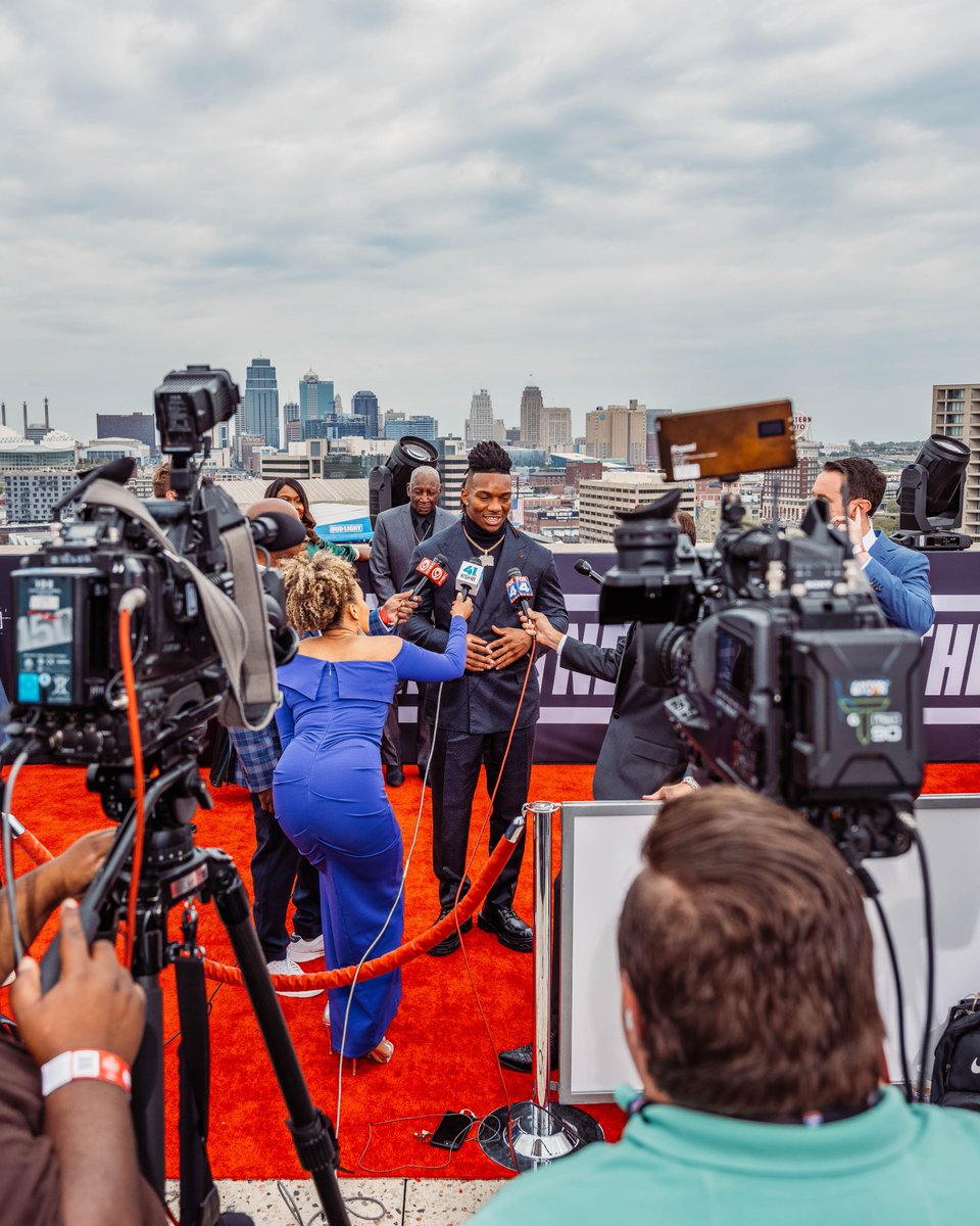 TexasFootball's tweet photo. Almost that time ⌛ @Bijan5Robinson 

2023 #NFLDraft – April 27-29 on NFLN/ESPN/ABC https://t.co/R85aGBatDE