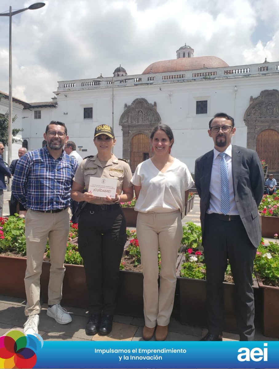 AEI (@aeiecuador) on Twitter photo En el evento de lanzamiento de la "Plaza de las Flores", nuestro director ejecutivo, <a href="/andreszuritad/">Andrés Zurita Durán</a>, destacó las acciones que el proyecto de <a href="/devueltalcentro/">De Vuelta Al Centro</a> ha realizado para lograr la reactivación de este sector de la ciudad. 🙌🏻 En el evento de lanzamiento de la "Plaza de las Flores", nuestro director ejecutivo, <a href="/andreszuritad/">Andrés Zurita Durán</a>, destacó las acciones que el proyecto de <a href="/devueltalcentro/">De Vuelta Al Centro</a> ha realizado para lograr la reactivación de este sector de la ciudad. 🙌🏻