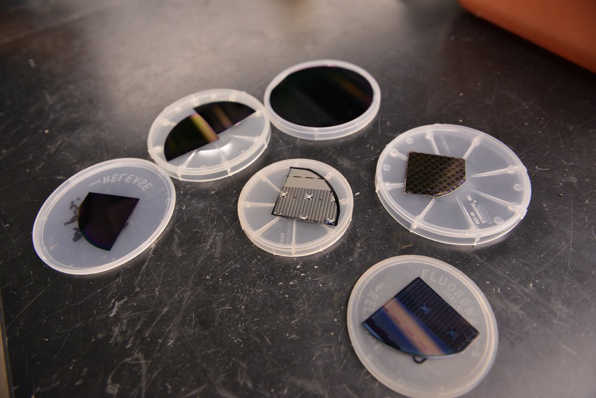 John Kouvetakis and Ryan Trovitch in @asu_sms are providing their expertise to develop reliable methods that will be applied to TSMC’s chip manufacturing processes. read news.asu.edu/20230427-schoo…