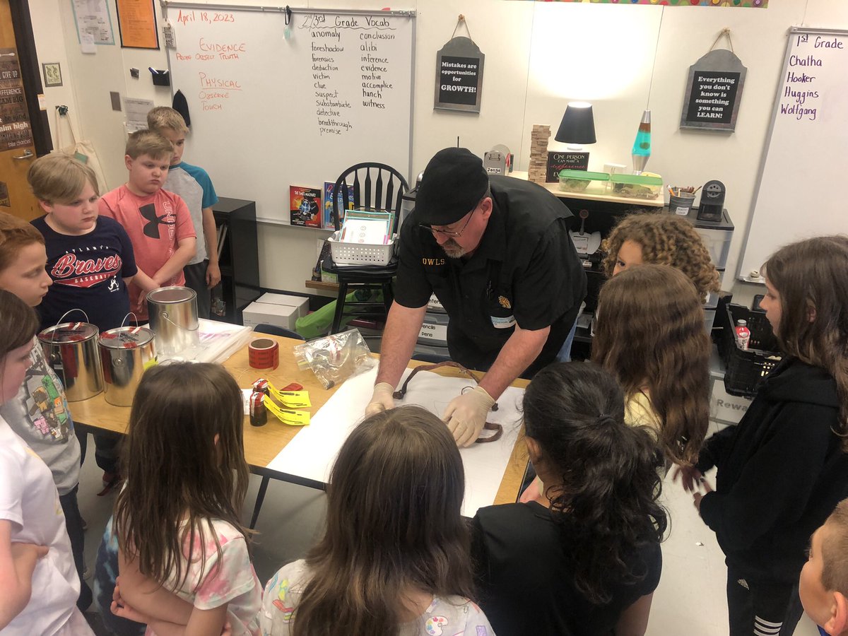 BrandMedlin's tweet photo. As part of our Evidence Everywhere unit, 2nd and 3rd graders met with an expert in the field of fire investigation! @keheleycomets @CobbAlp https://t.co/MSG9eCRZA3