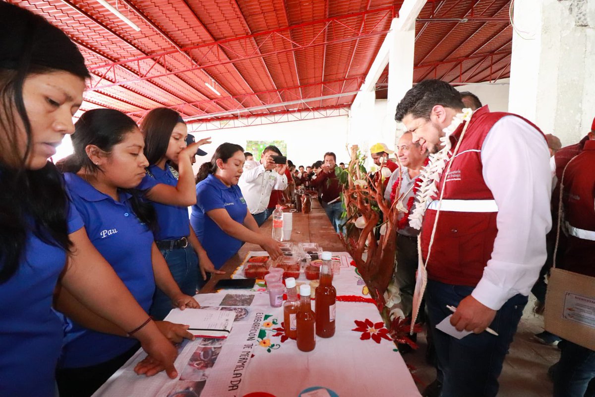 MariLoliPellon's tweet photo. En #CuetzalanDelProgreso #Puebla como parte de las acciones de un gobierno presente en todas las regiones del estado, la administración de @SergioSalomonC impulsa la legalización y capacitación de nuevas cooperativas en la Sierra Nororiental. https://t.co/HBeUFStGAr