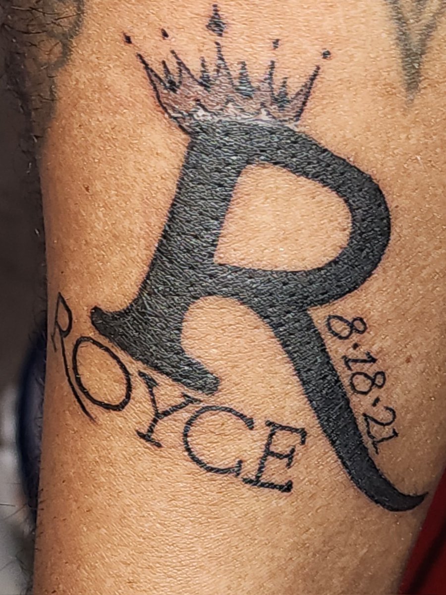 ThaSicknaz's tweet photo. An homage to a 🐐 and my youngest heir. I call him Nickle. 🙏🏾 https://t.co/mC0zsZcJDV