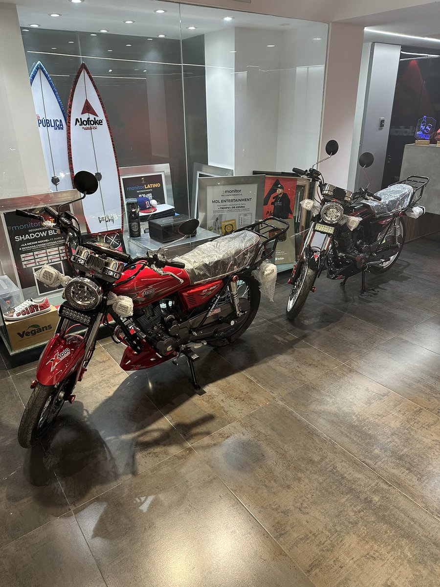matiasgarciard's tweet photo. Tenemos 2 motores X1000 para esta noche. Si quieres uno 🛵 Dale me gusta y vengan https://t.co/8HDbgNVPPj https://t.co/gbZvmHeCYZ