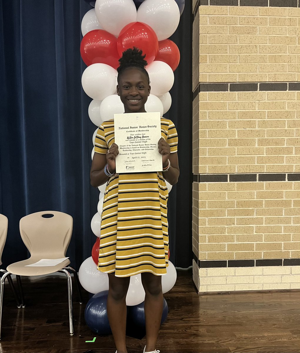 ShannaBrown03's tweet image. NJHS inductee Kylee Brown !! Congratulations baby girl, I’m so proud of you !! She’s not just a baller , she’s a scholar 👩🏾‍🏫 #FutureArchitect @KyLeeB_Hoops