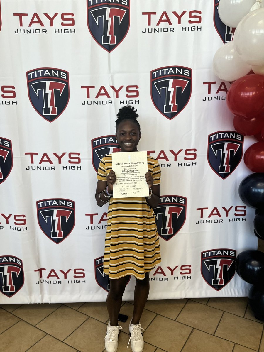 ShannaBrown03's tweet image. NJHS inductee Kylee Brown !! Congratulations baby girl, I’m so proud of you !! She’s not just a baller , she’s a scholar 👩🏾‍🏫 #FutureArchitect @KyLeeB_Hoops