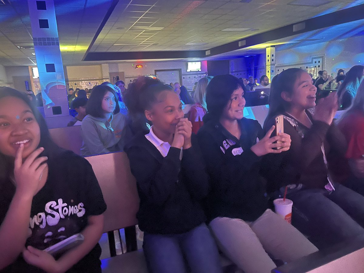 dradams33's tweet photo. Blown away by all of the talent at the @Sellers_Sharks talent show. Great energy, great environment, great leadership with @AJRamos727! Great event! https://t.co/AanqDsUX91
