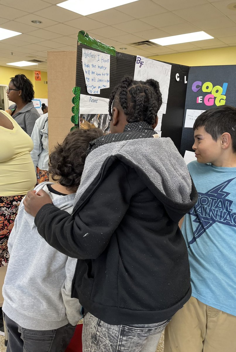My first graders had so much fun experiencing the 4th grade science fair today! Look at how the older students literally took mine under their wings. 🥰 #WarrenWill