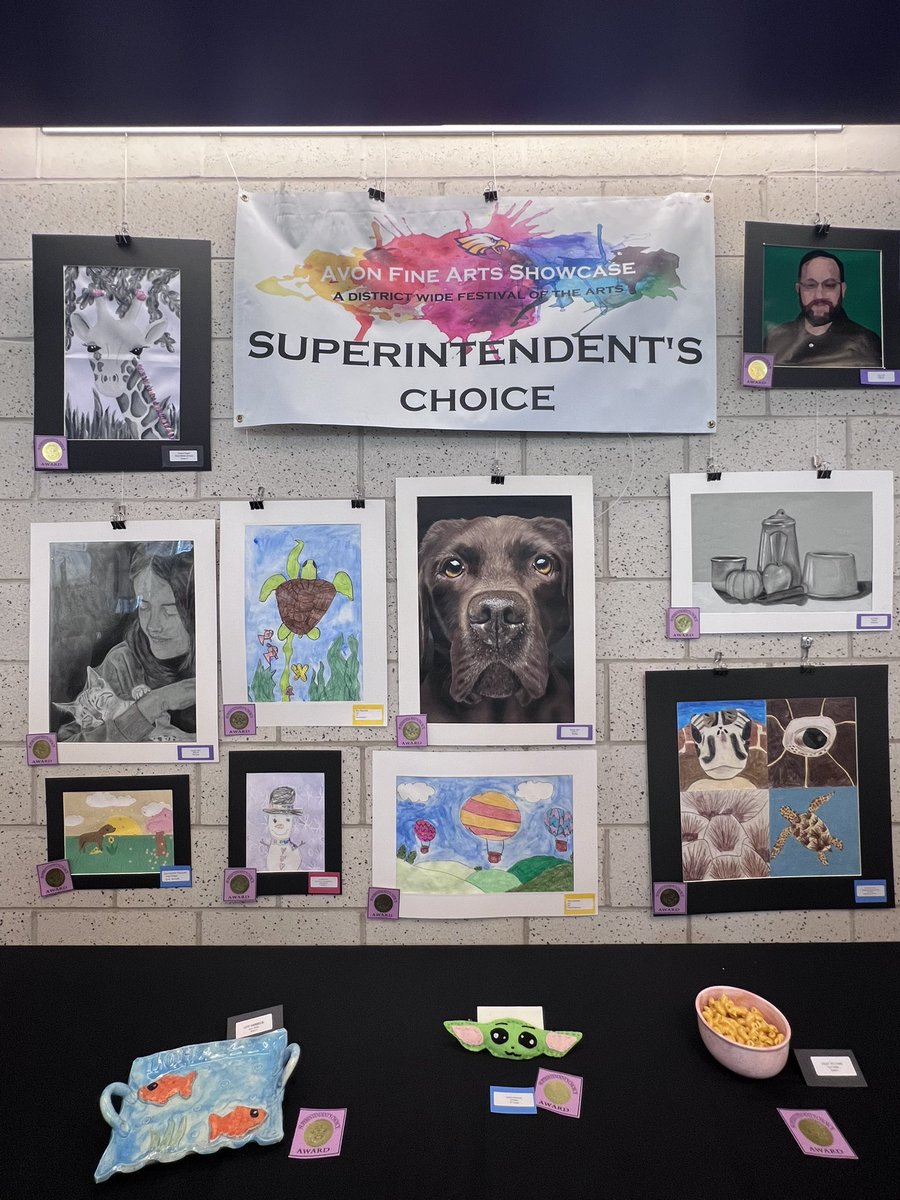 n_mintz11's tweet photo. Thanks @ben_hodge for choosing Carmody’s artwork for the Superintendents Choice Award!!! @SupportAvonSch @AVONELC https://t.co/FQmIPO4ErD