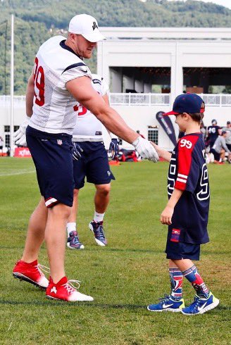 Kimmyeck's tweet photo. @Gatorade @JJWatt With my son Wyatt at training camp ♥️ https://t.co/S3PCjGzWge