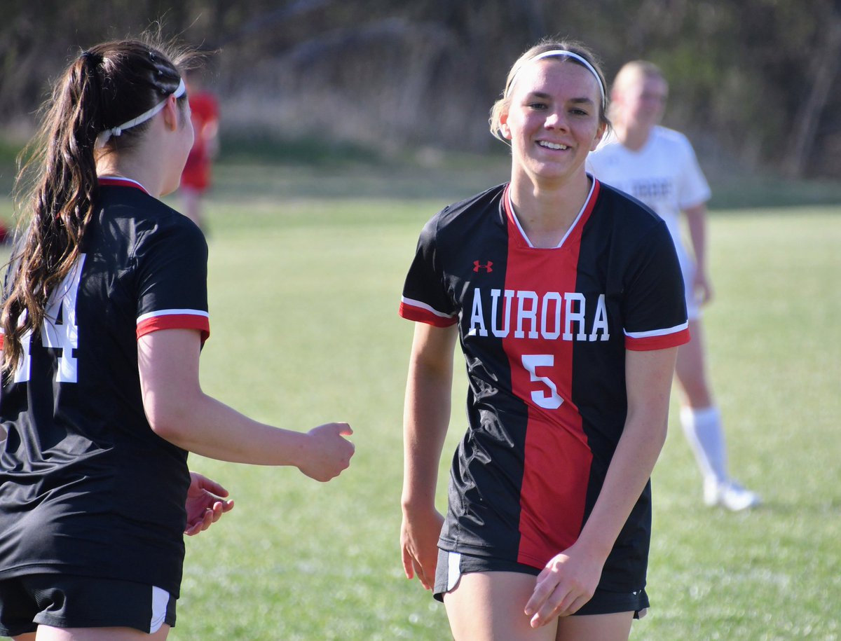 Senior Day Dubs. 

Aurora's boys beat Holdrege 2-0 while the girls get a 4-0 victory. #nebpreps