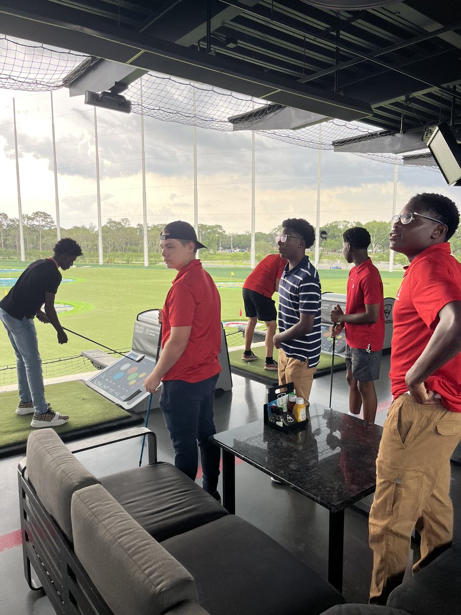 MaxPalmersDad's tweet photo. Great night at Top Golf for our Eagles Baseball end of year banquet. https://t.co/winmfF3RZz
