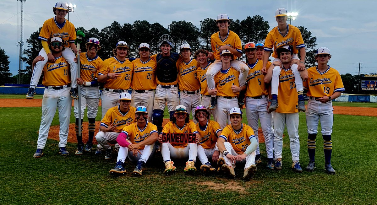 Lou Bezjak (@louatthestate) on Twitter photo #Gameocks signee 'lights out' as <a href="/LexHSBaseball/">LexingtonHSBaseball</a> wins region championship. <a href="/MarcumReese/">Reese Marcum</a> <a href="/bhucks17/">Brian Hucks</a>
thestate.com/sports/high-sc… #Gameocks signee 'lights out' as <a href="/LexHSBaseball/">LexingtonHSBaseball</a> wins region championship. <a href="/MarcumReese/">Reese Marcum</a> <a href="/bhucks17/">Brian Hucks</a>
thestate.com/sports/high-sc…