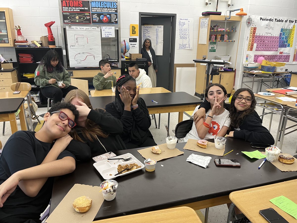 Mrs. Dunn tweet media