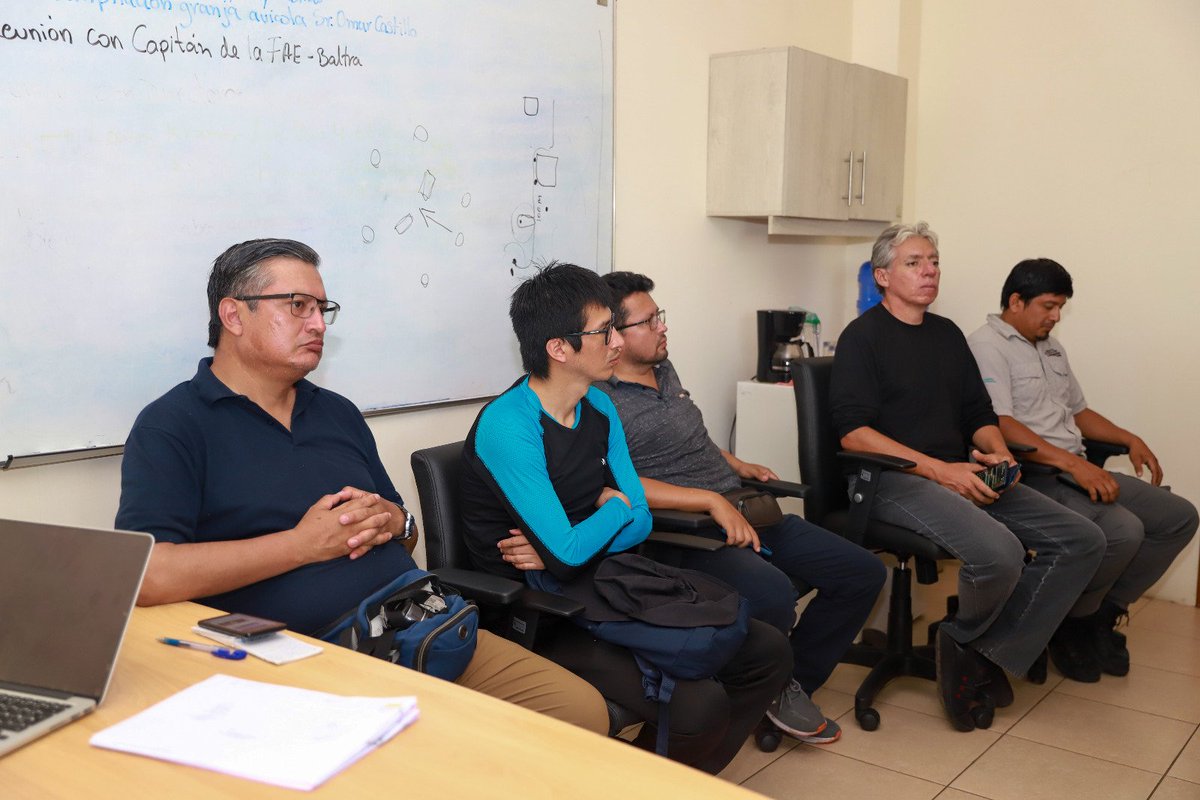 ABG_galapagos's tweet photo. #Hoy| Recibimos la visita de profesores de @lacentralec, esta comitiva fue recibida por la Dra. @mcruz_6, quienes expusieron el interés de la cooperación institucional, en ámbito técnico, científicos y prácticas preprofesionales, bajo el convenio marco que mantenemos. https://t.co/mejoZuI01K