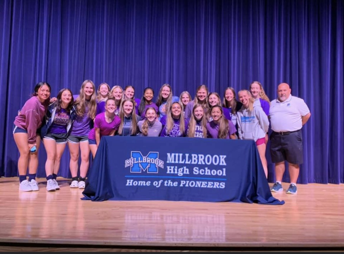HStephanites's tweet photo. Thanks to @MHSPioneers, my coaches, teammates, and friends who attended my signing today! I’m very fortunate to have a lot of great people in my life. Looking forward to the fall @CoachDavidSaur @chathamwbb 💜🏀🤍 https://t.co/ohEl401PPV